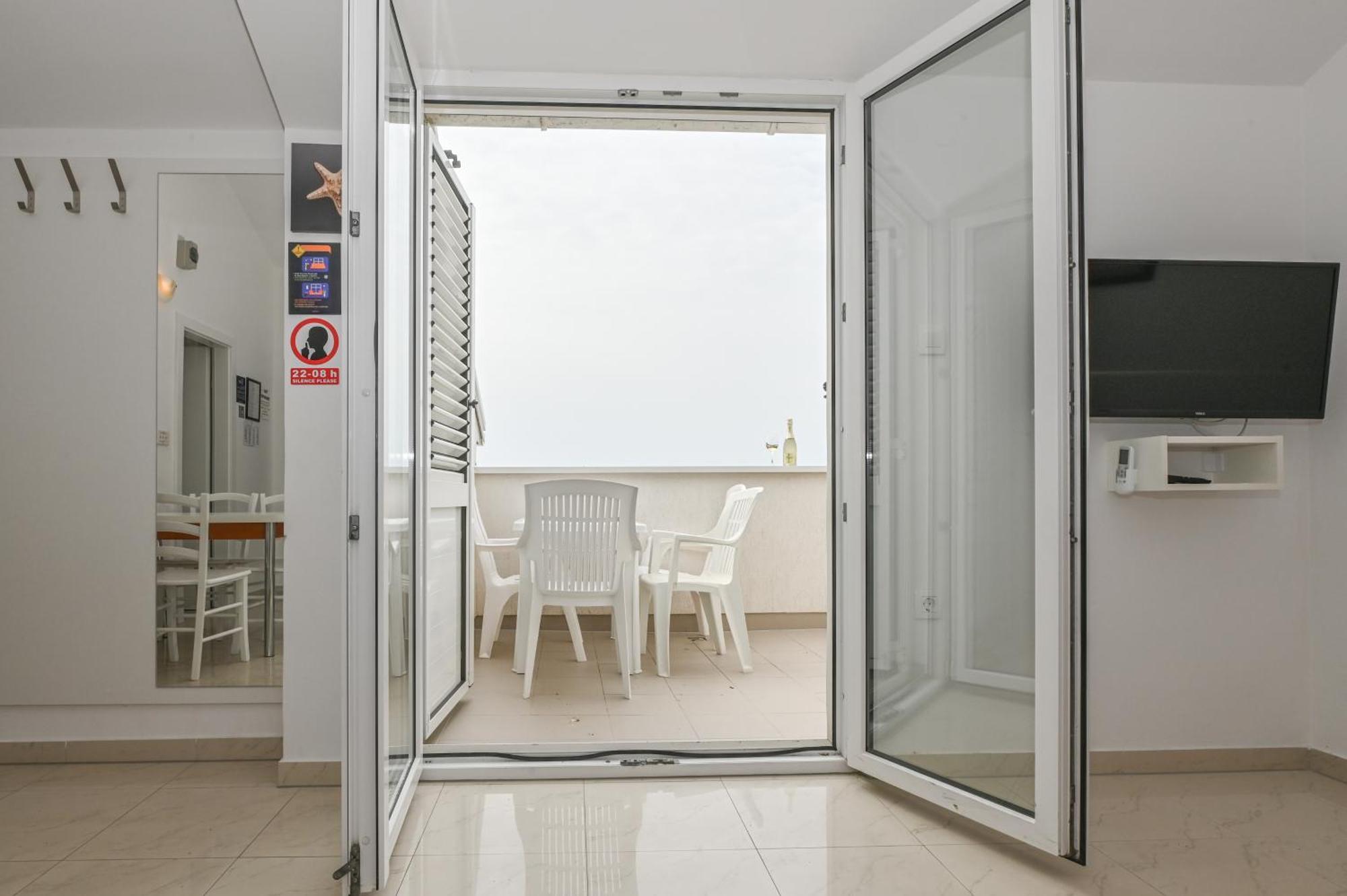 Seagull Pool Apartments & Studios نوفاليا المظهر الخارجي الصورة