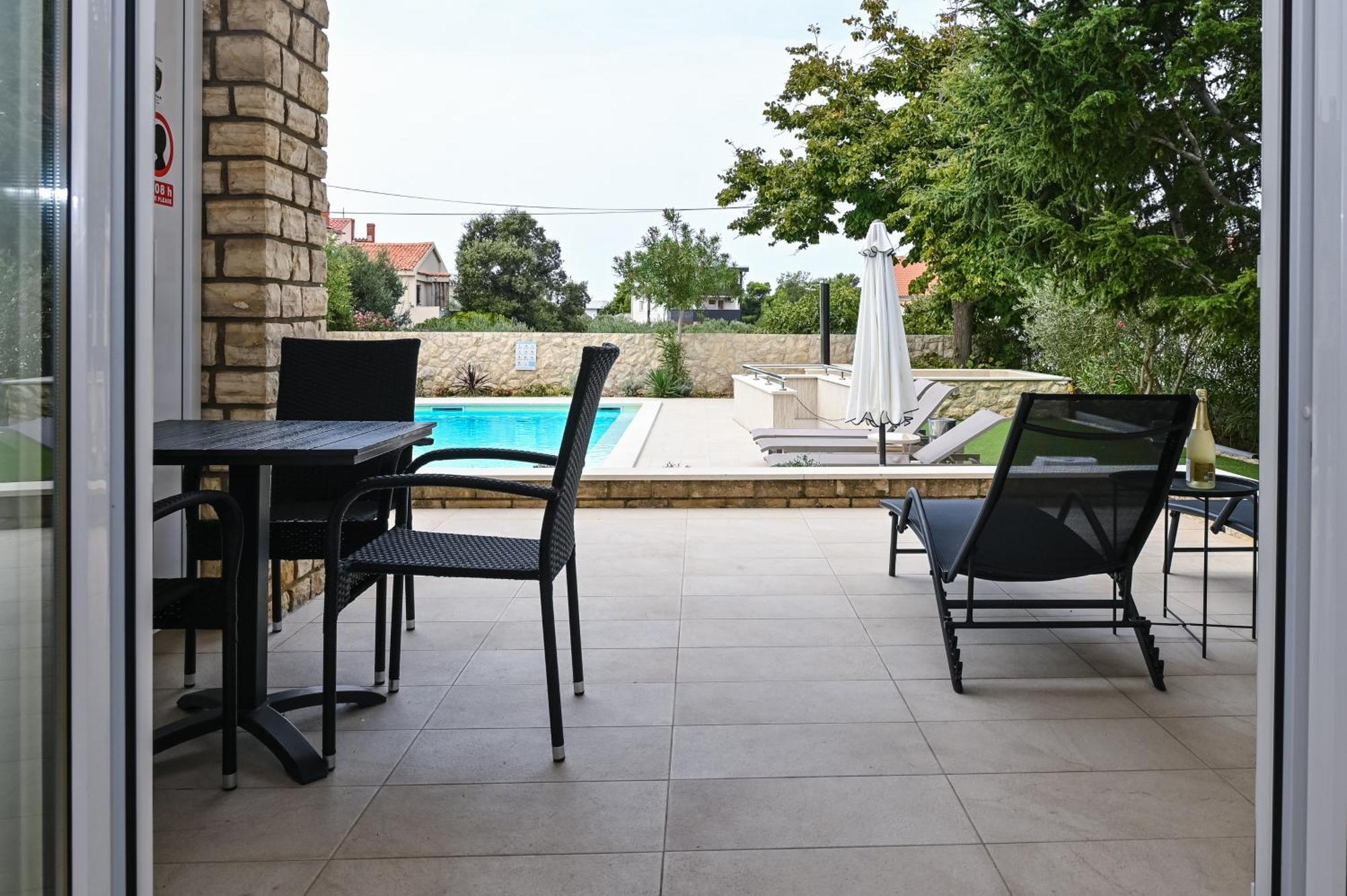 Seagull Pool Apartments & Studios نوفاليا المظهر الخارجي الصورة